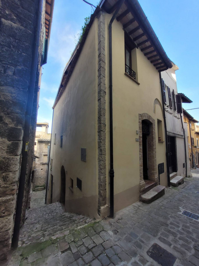 Appartamento in vendita a Stroncone