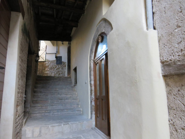 Appartamento in vendita a Stroncone