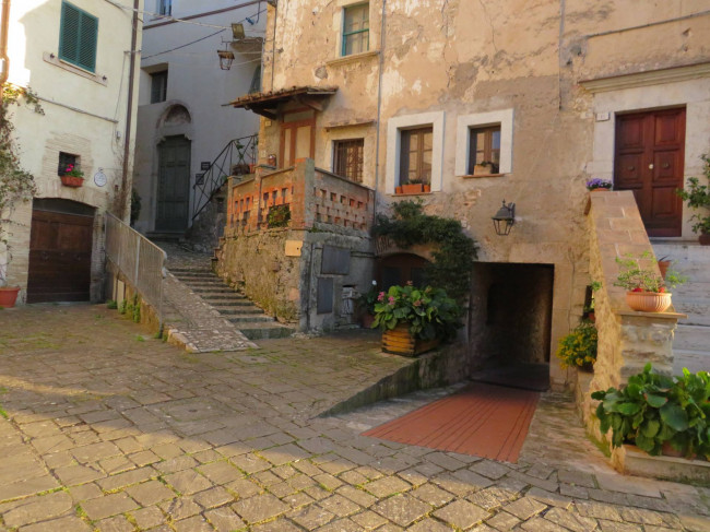 Appartamento in vendita a Stroncone