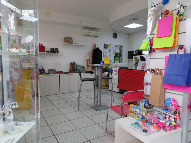 Attività commerciale in vendita a Terni