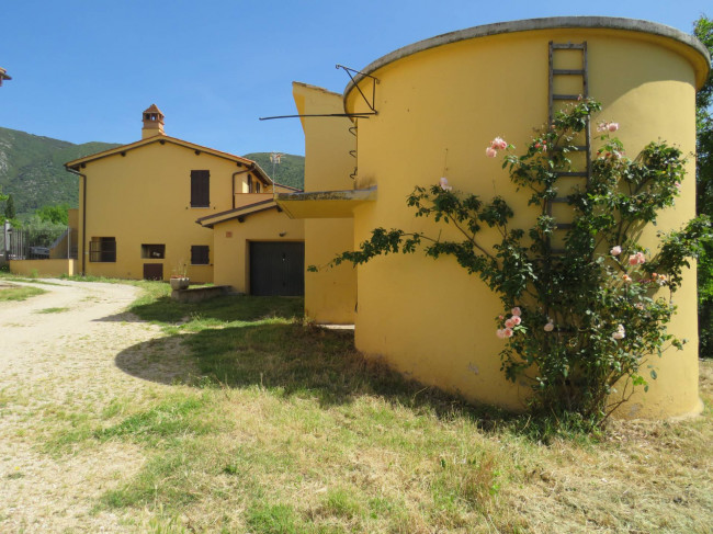 Casa Semindipendente in vendita a Terni
