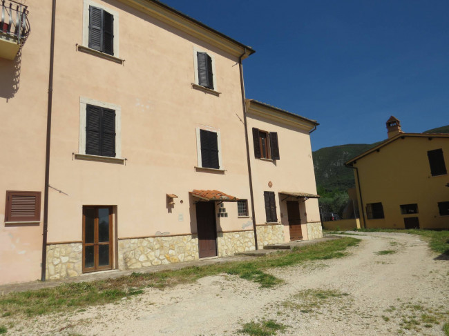 Casa Semindipendente in vendita a Terni