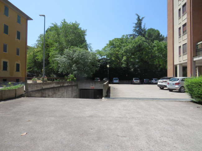 Locale in vendita a Terni