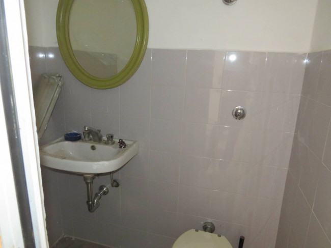 Locale commerciale in vendita a Terni