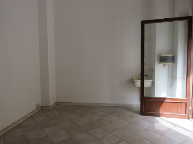 Locale commerciale in vendita a Terni