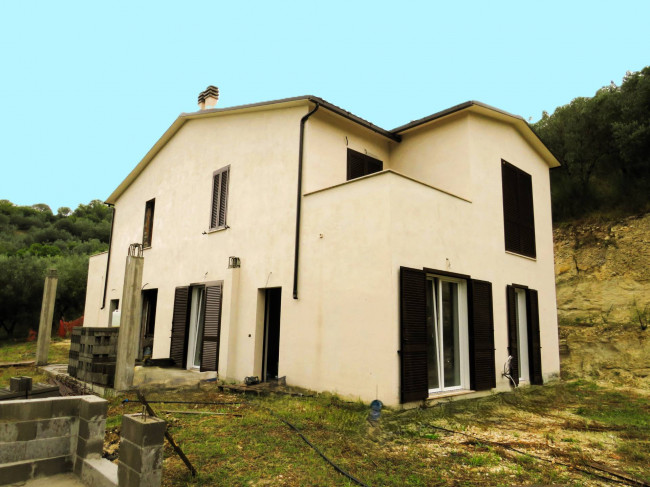 Casa Semindipendente in vendita a Terni