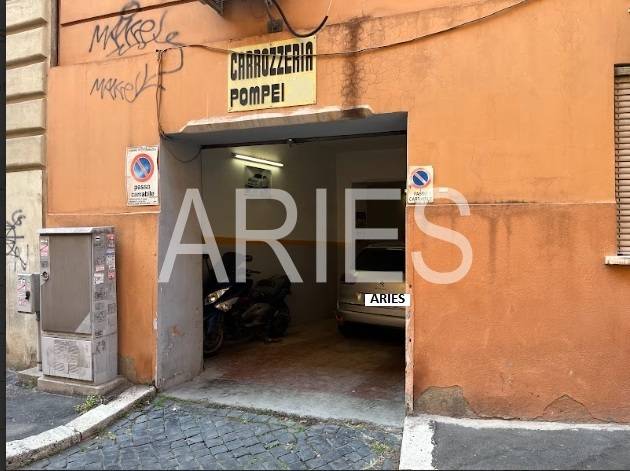 Locale commerciale in affitto a Roma