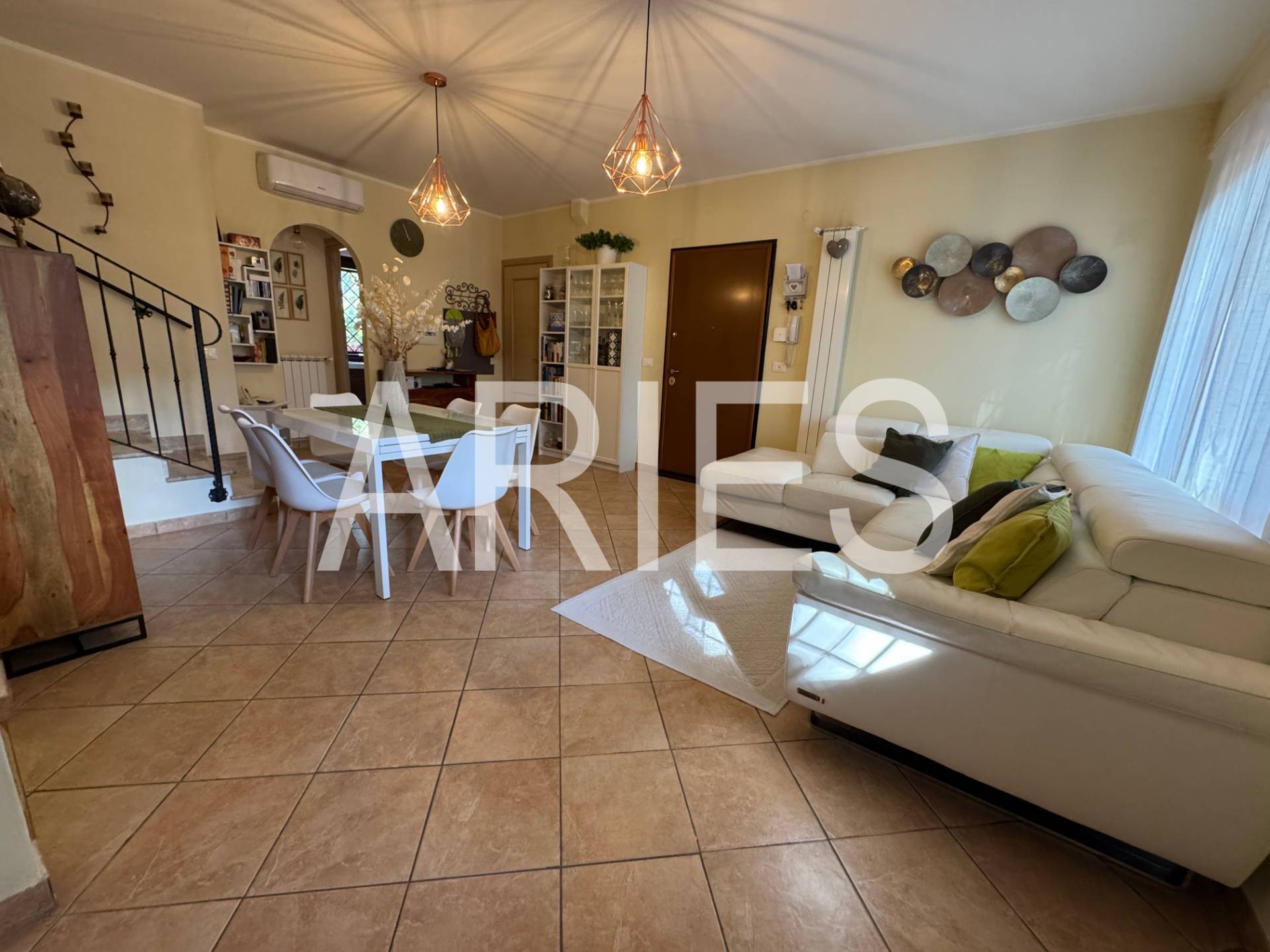 Villetta bifamiliare in vendita a Roma