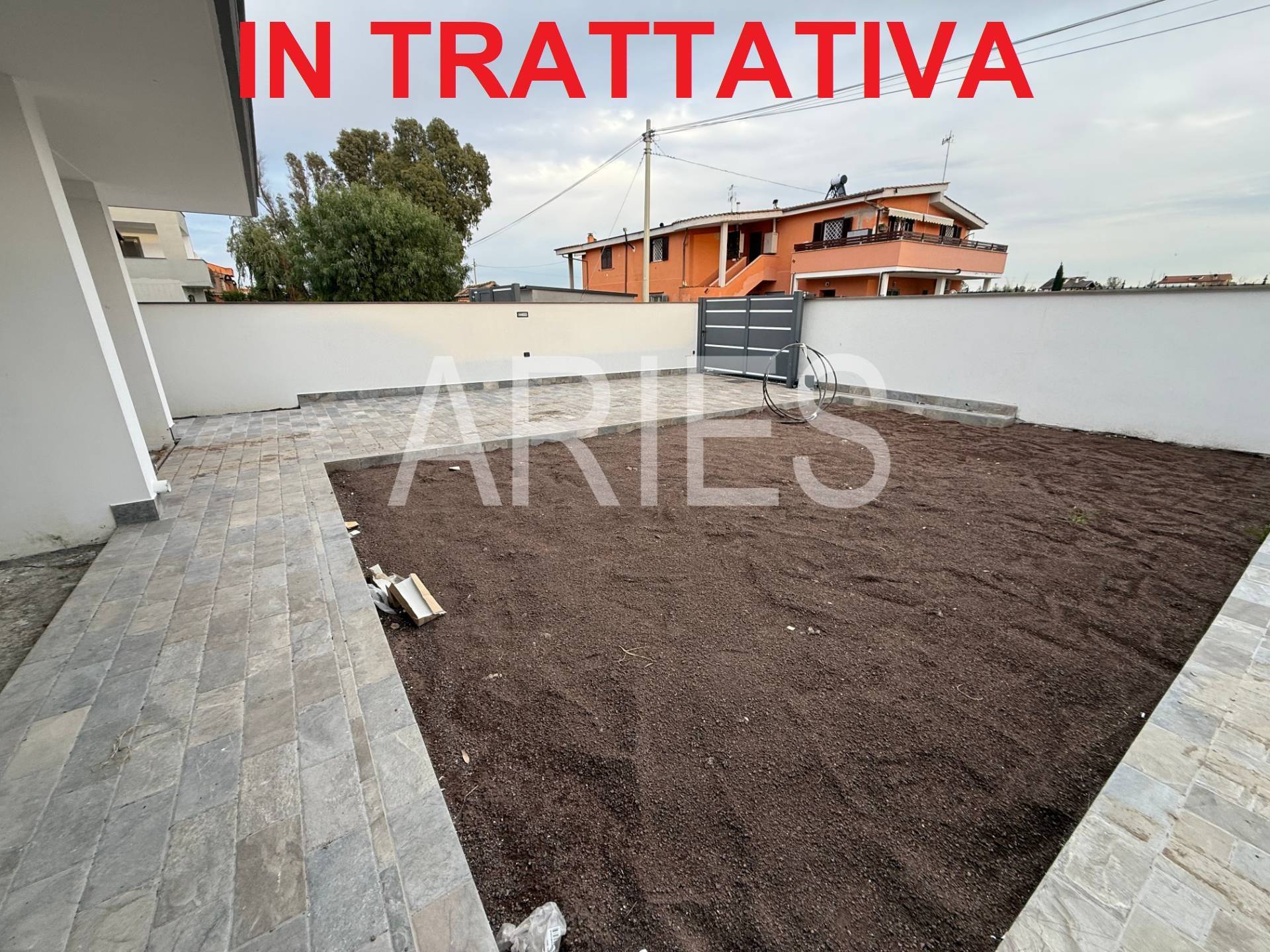 Villetta bifamiliare in vendita a Fiumicino