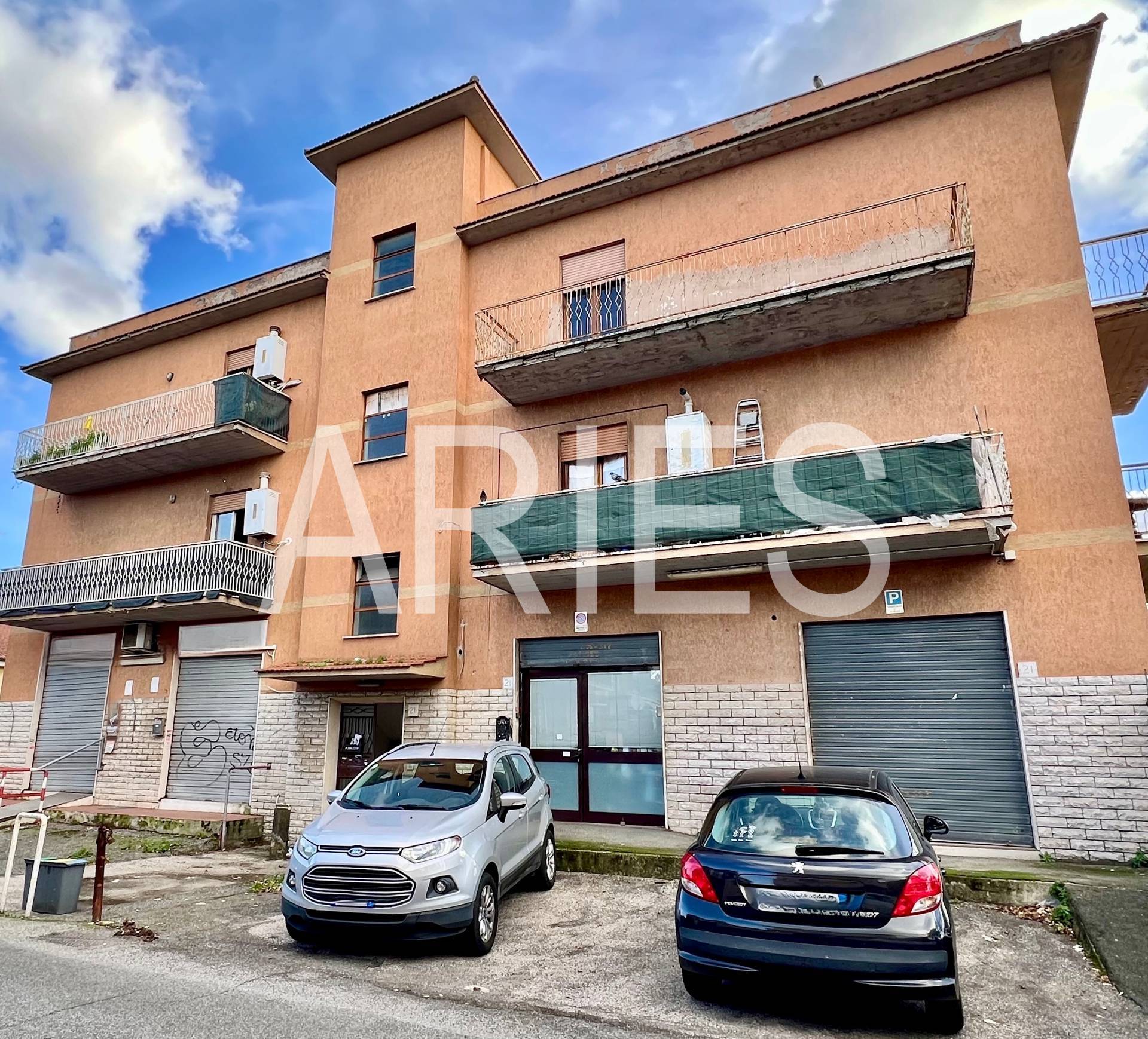 Locale commerciale in vendita a Roma