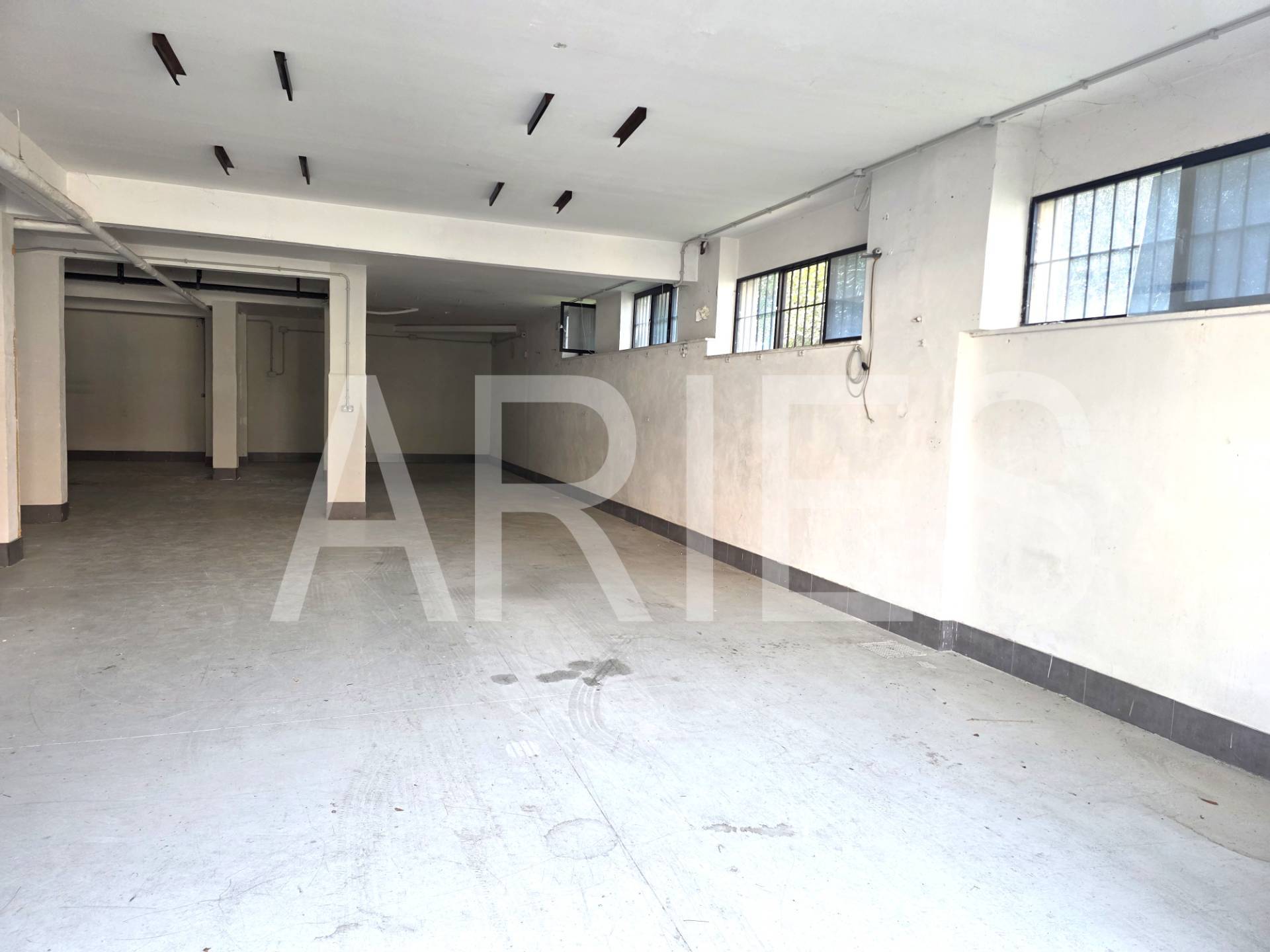 Locale commerciale in vendita a Roma