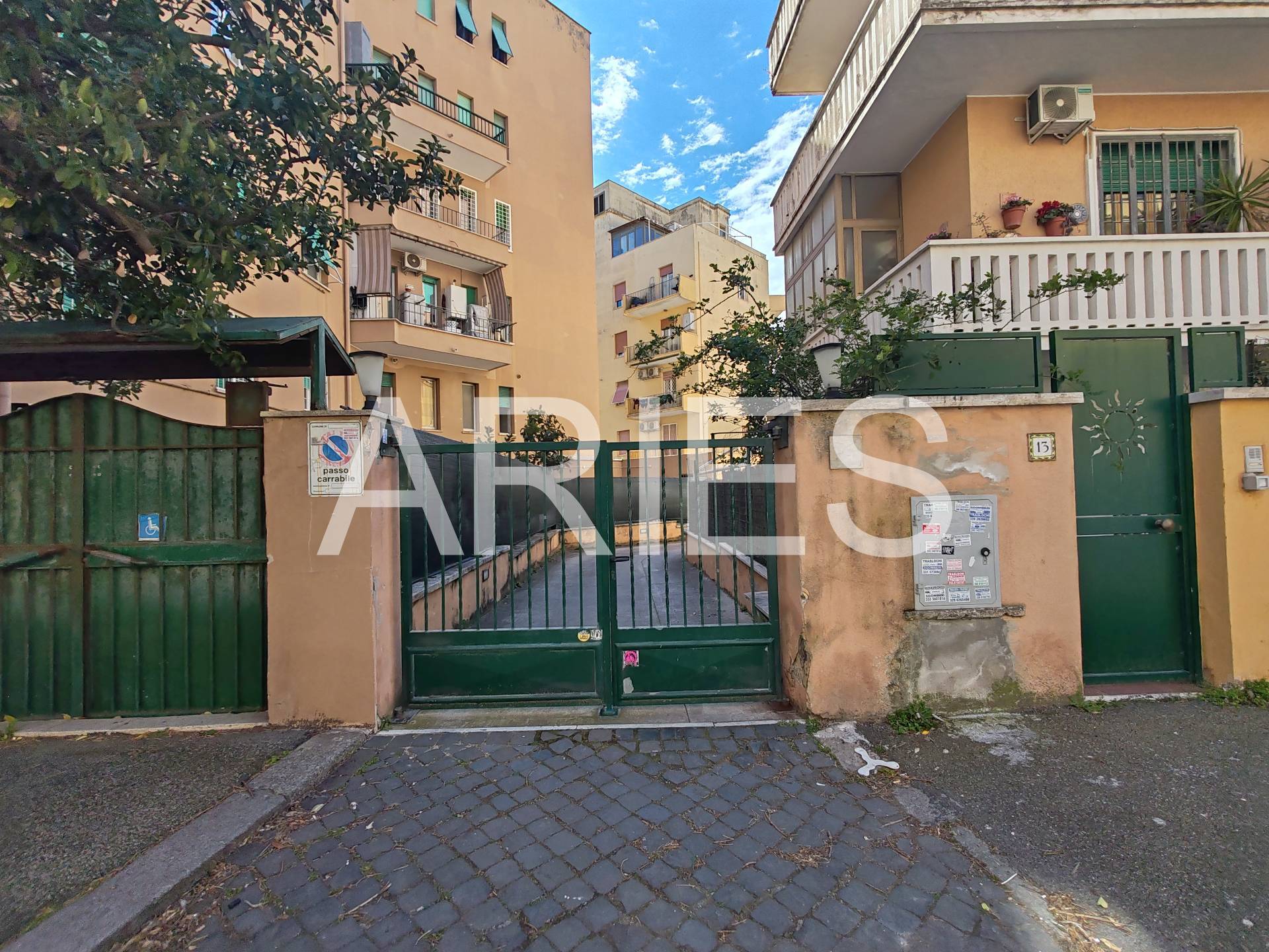 Box o garage in vendita a Roma