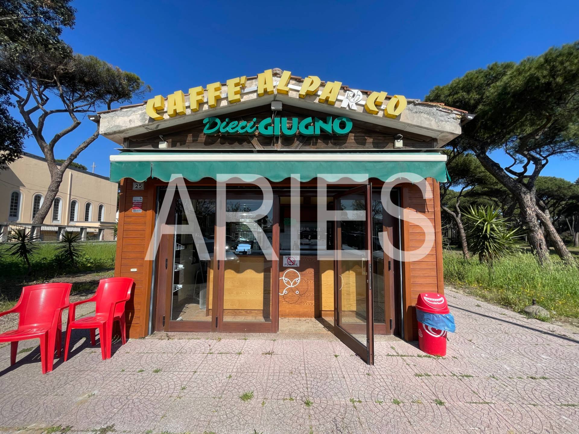 Locale commerciale in vendita a Roma