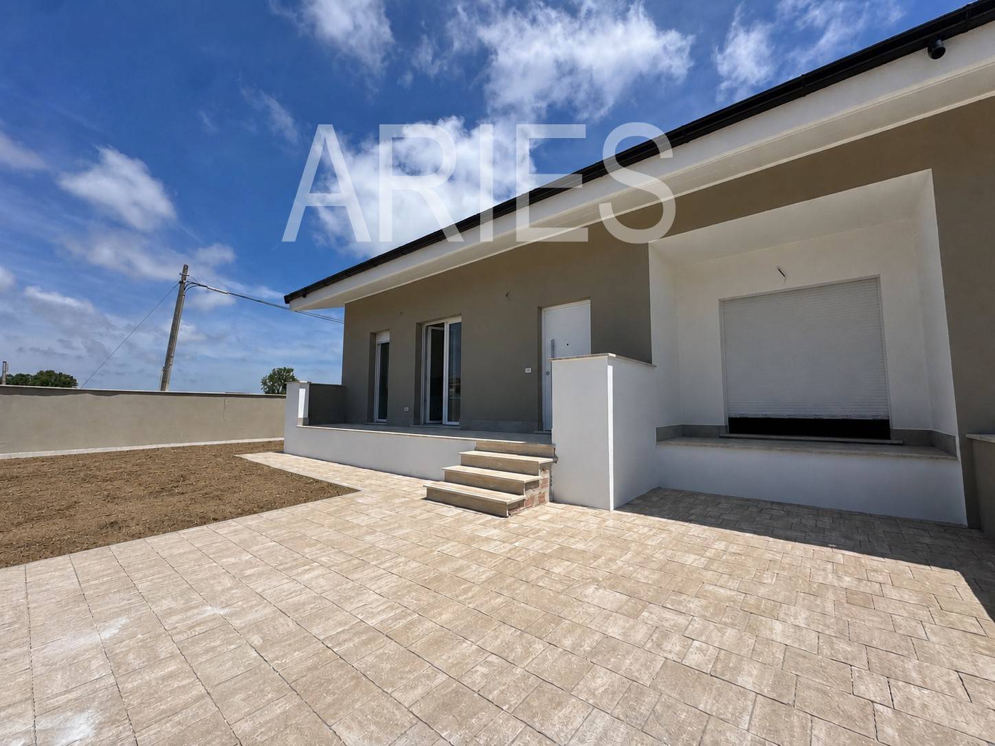 VILLA QUADRIFAMILIARE in vendita a Fiumicino