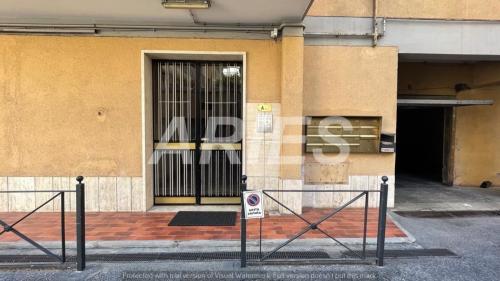 Posto auto coperto in affitto a Roma