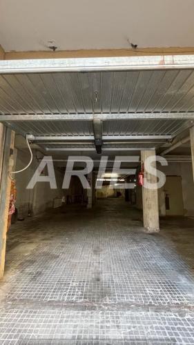 Posto auto coperto in affitto a Roma