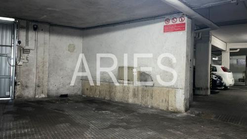 Posto auto coperto in affitto a Roma