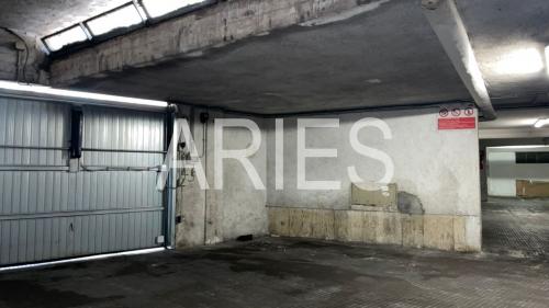 Posto auto coperto in affitto a Roma