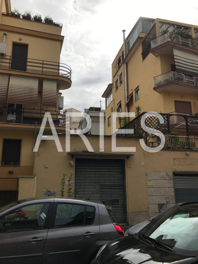 Locale commerciale in affitto a Roma