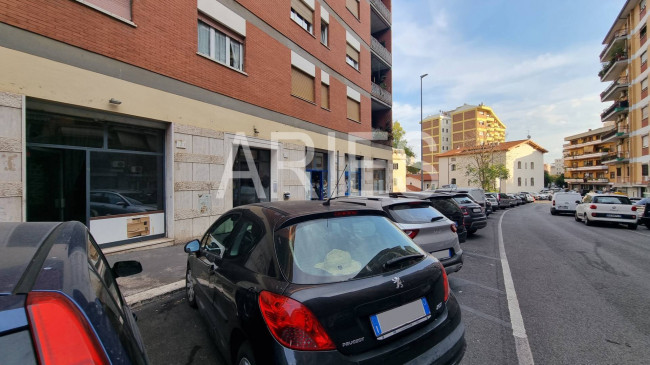 Attività commerciale in affitto a Roma