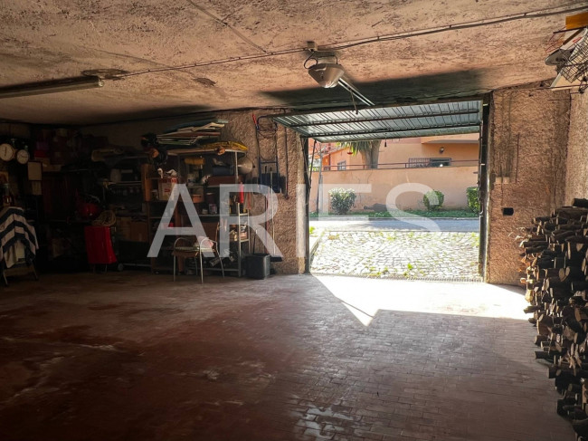 Box o garage in vendita a Roma