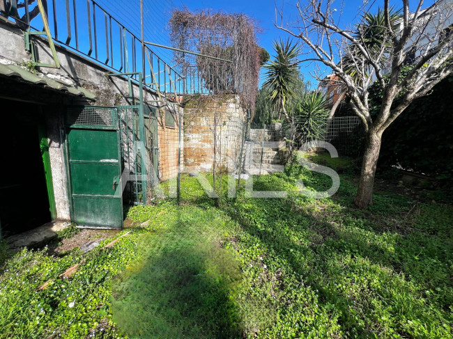 Box o garage in vendita a Roma
