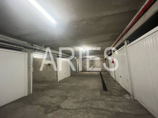 Box o garage in vendita a Roma