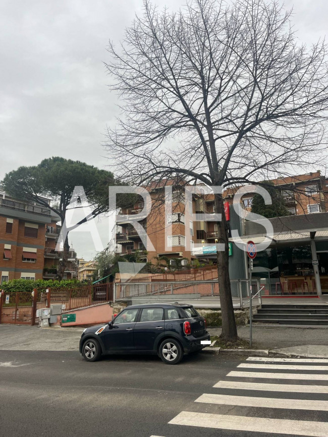 Box o garage in vendita a Roma