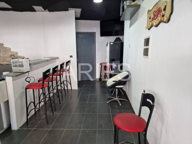 Locale commerciale in vendita a Roma