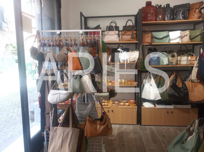 Attività commerciale in vendita a Roma