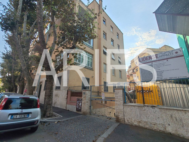 Box o garage in vendita a Roma