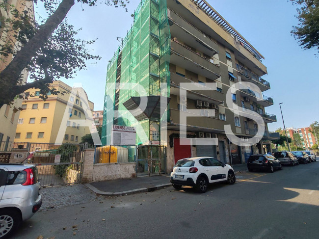 Box o garage in vendita a Roma