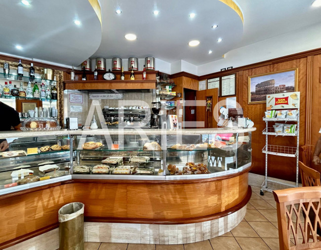 Locale commerciale in vendita a Roma