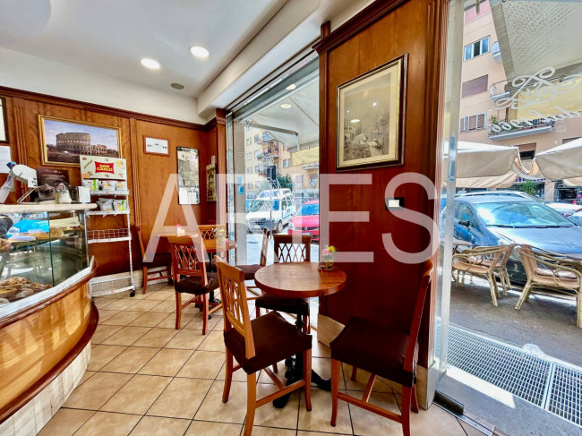 Locale commerciale in vendita a Roma