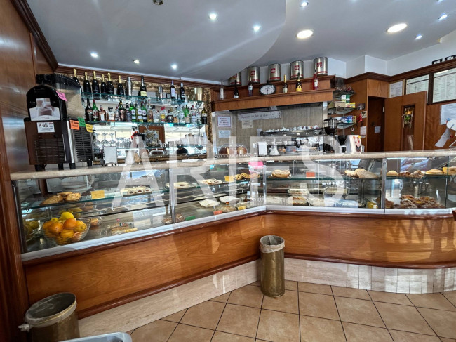 Locale commerciale in vendita a Roma