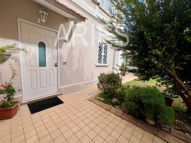 Villetta bifamiliare in vendita a Fiumicino