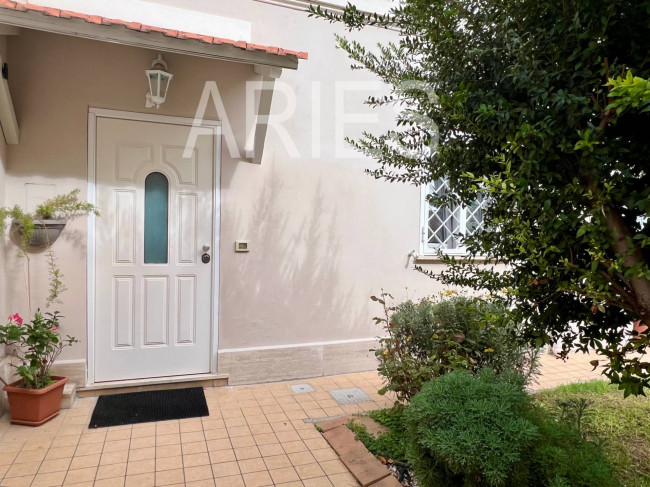 Villetta bifamiliare in vendita a Fiumicino