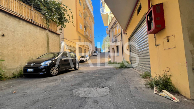 Box o garage in vendita a Roma
