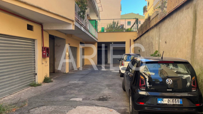 Box o garage in vendita a Roma