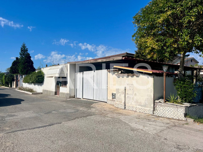 Villetta bifamiliare in vendita a Roma