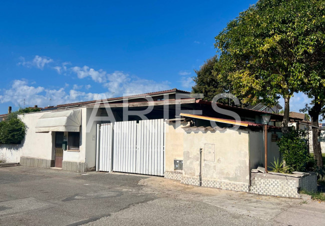 Villetta bifamiliare in vendita a Roma