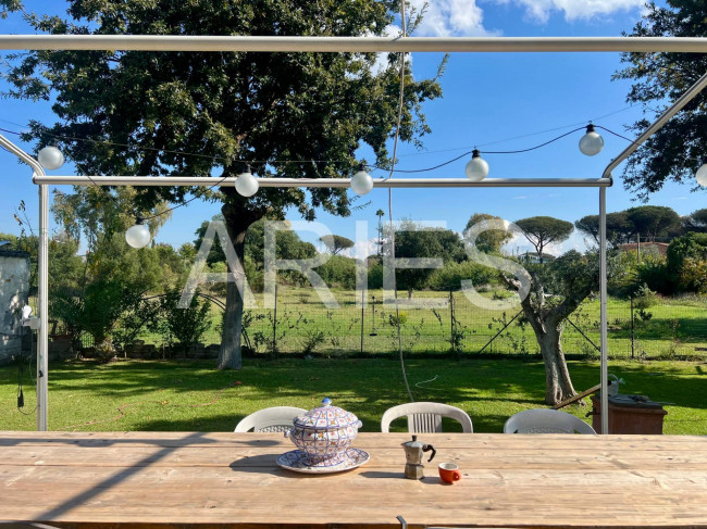 Villetta bifamiliare in vendita a Roma