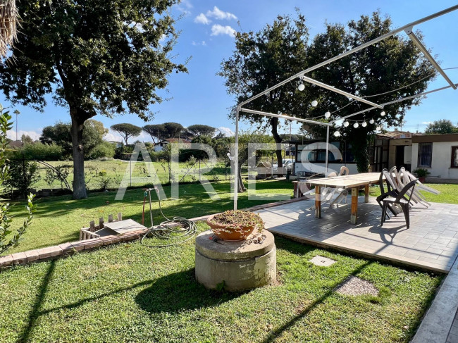 Villetta bifamiliare in vendita a Roma