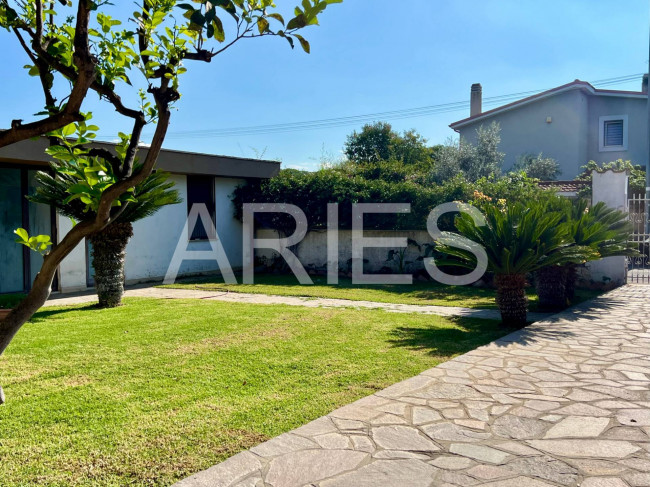 Villetta bifamiliare in vendita a Roma