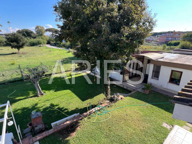 Villetta bifamiliare in vendita a Roma