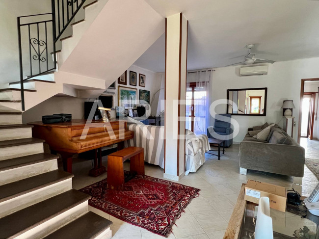 Villetta bifamiliare in vendita a Roma