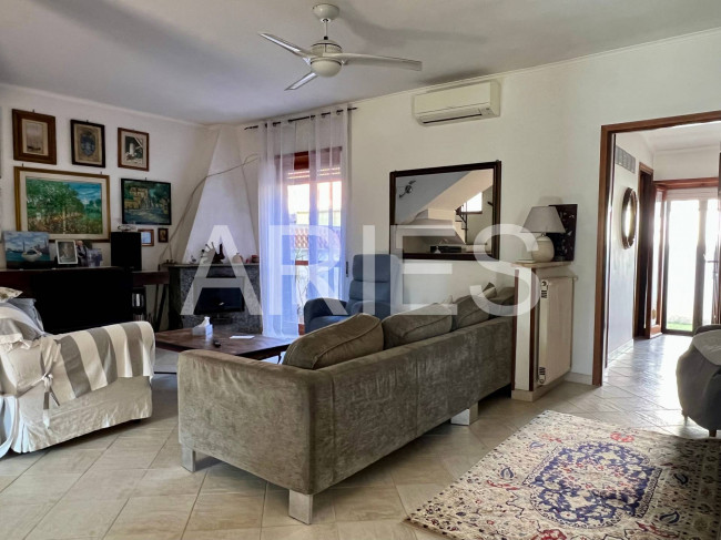 Villetta bifamiliare in vendita a Roma