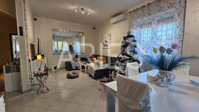 Villetta bifamiliare in vendita a Roma