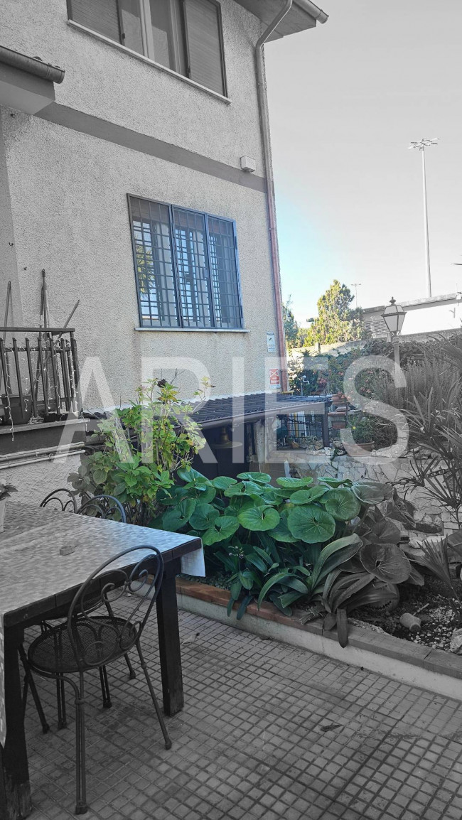 Villetta bifamiliare in vendita a Roma