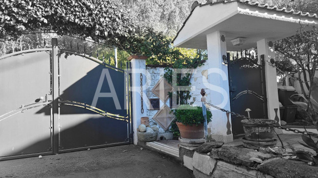 Villetta bifamiliare in vendita a Roma